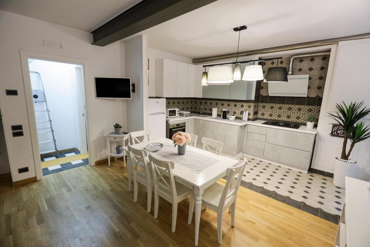 Happy House 31 Apartment Napoli Bagian luar foto